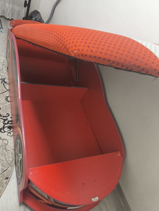 Кровать машинка.