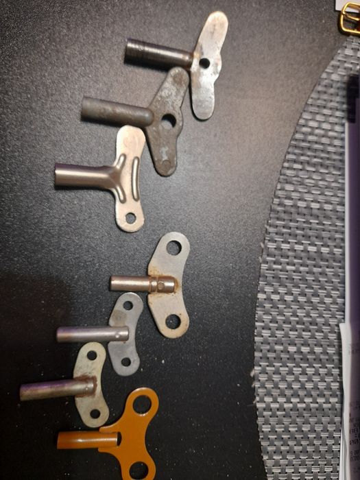 Стари ключове за Лада,Москвич,Опел,Сеат,Форд,Вартбург,МЗ и часовници и