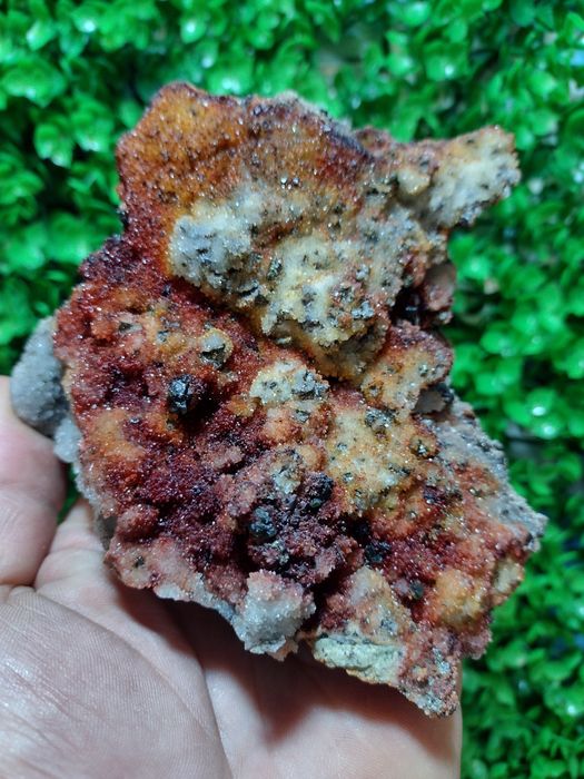 Минералите са от Родопите