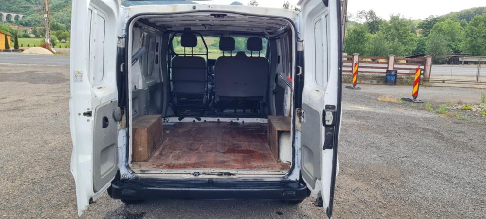 Renault Trafic 1,9 Diesel Accept Variante  să  dau eu diferență mai pt Audi 2010  în sus