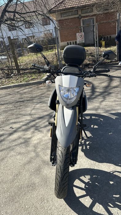 Motocicleta Keeway TX 125 SM