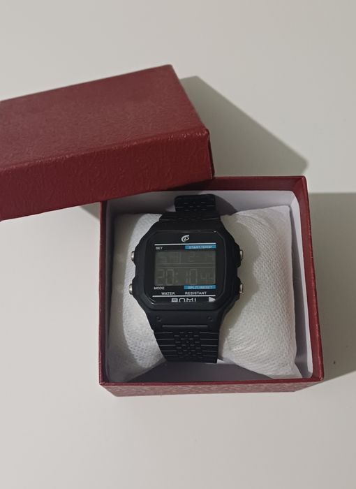 Часы от компании bomi