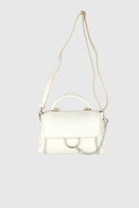 НОВО! ЛИКВИДАЦИЯ! Дамска чанта с метален орнамент в бяло