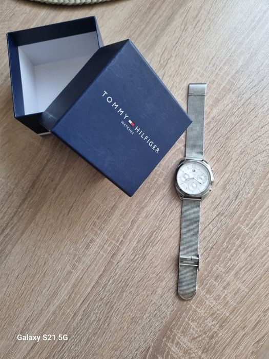 Часовник Tommy Hilfiger- дамски