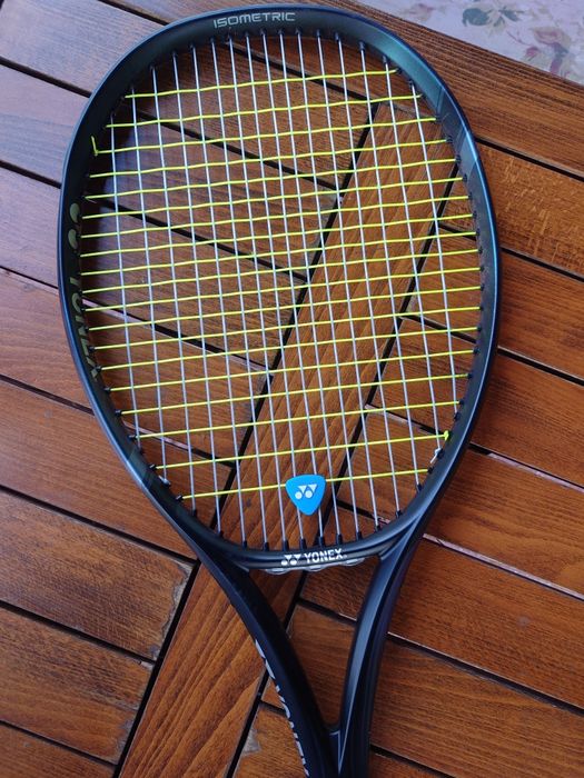 Yonex Aqua Night Ezone.Percept 100 D