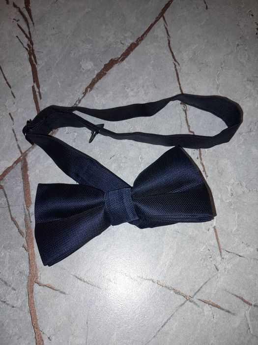 Отдам галстук бабочка