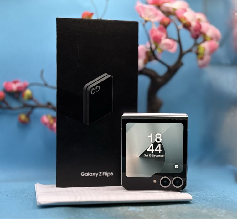 ГАРАНЦИОНЕН! Samsung Galaxy Z Flip6, 12GB RAM, 256GB, 5G, SilverShadow