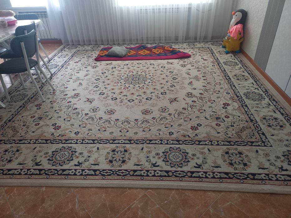 Продам ковры 5 шт