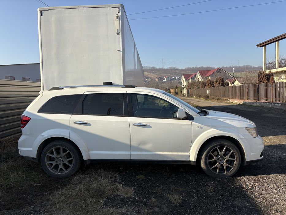 Fiat Freemont 2013 – 7 locuri, Alb, Interior piele neagră