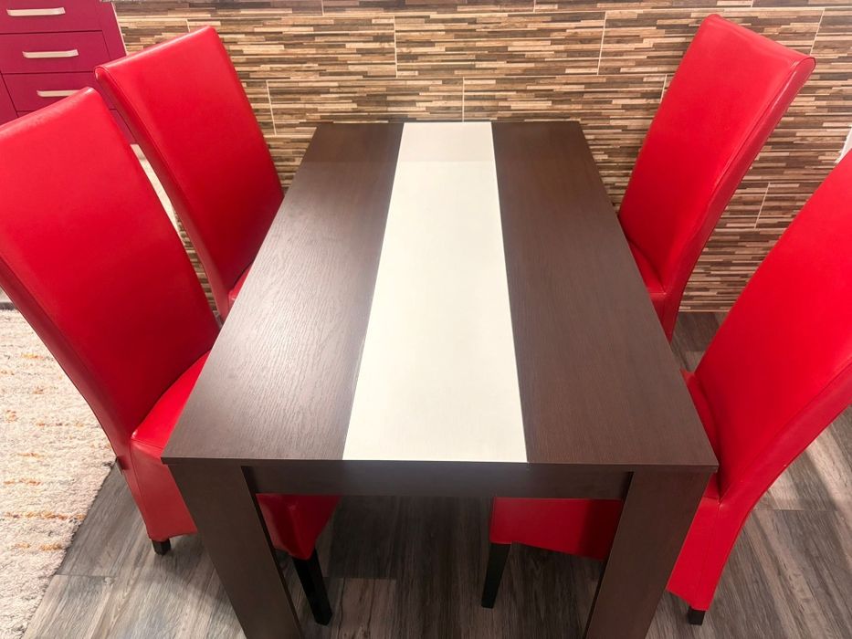 De vânzare mobilă living + set masă cu scaune !