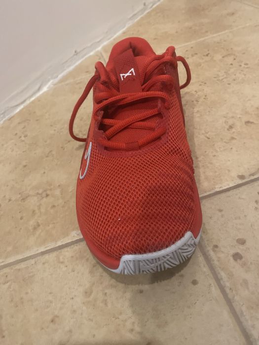 Нови Nike обувки