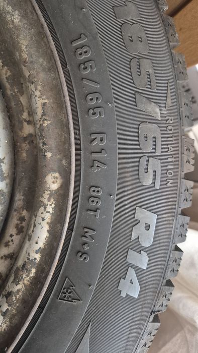 Продам зимние шины на дисках