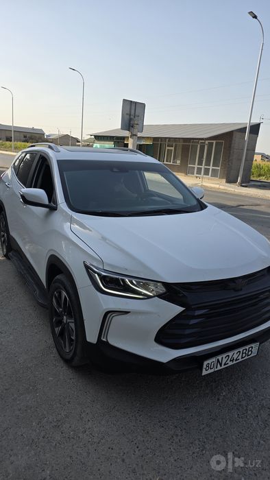 Tracker premier sotiladi