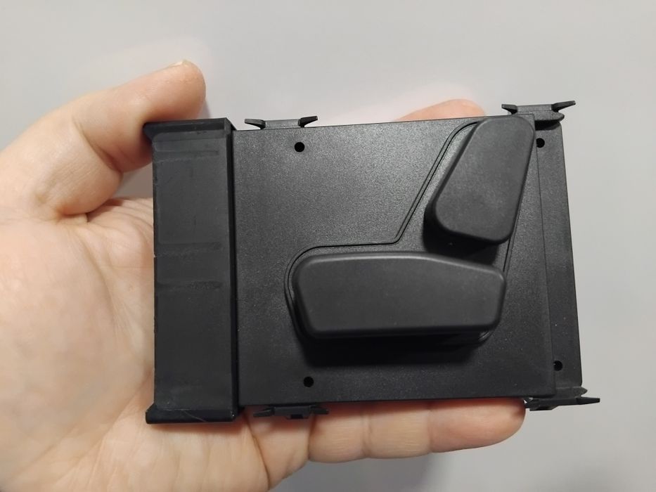 Бутон за предна лява седалка за Jeep Grand Cherokee wk2