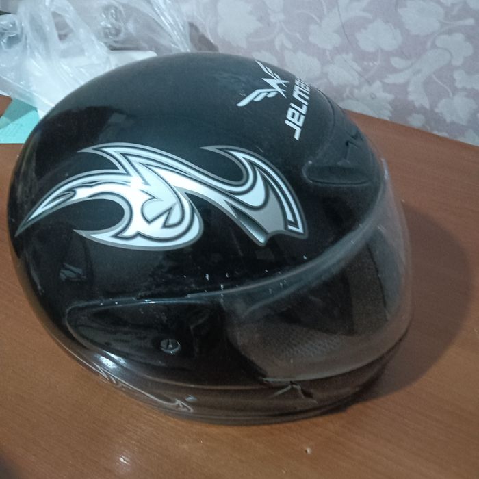Продам каску, для мопеда,цена 15 тыс