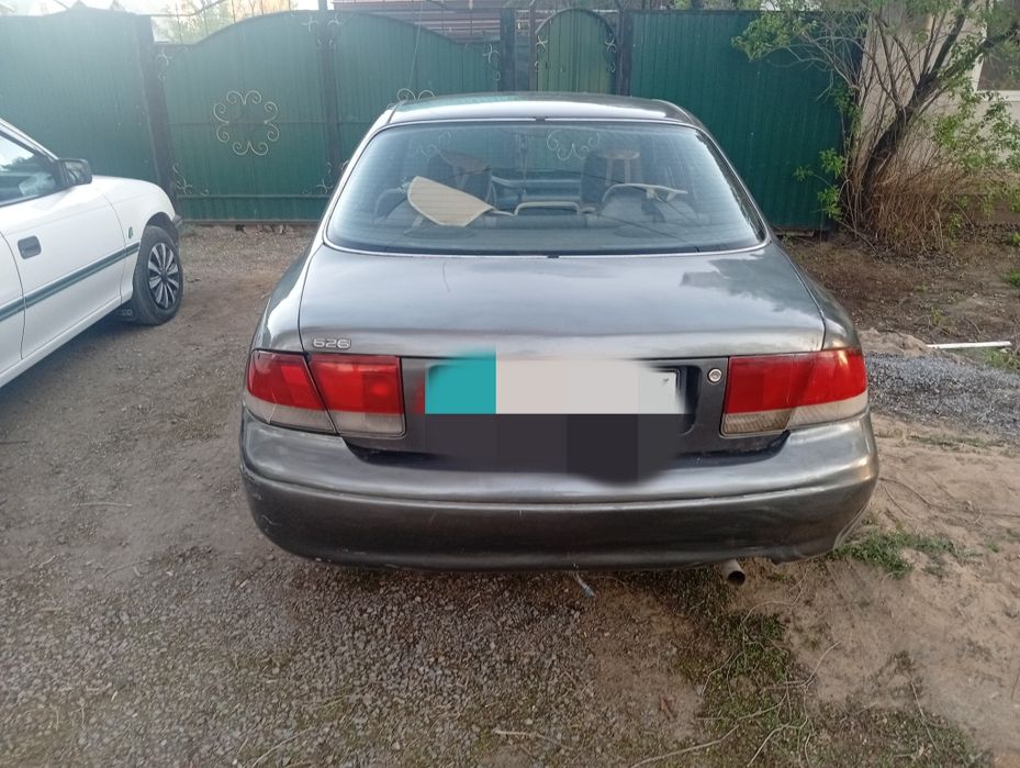 Продам машину mazda 626 Кронос девяносто шестой год.