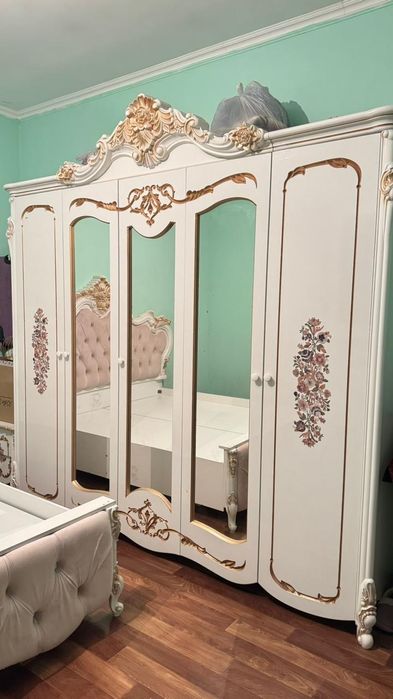 Спальный гарнитур