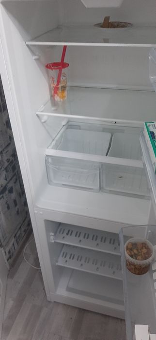 Холодильник б/у . В отличном состоянии