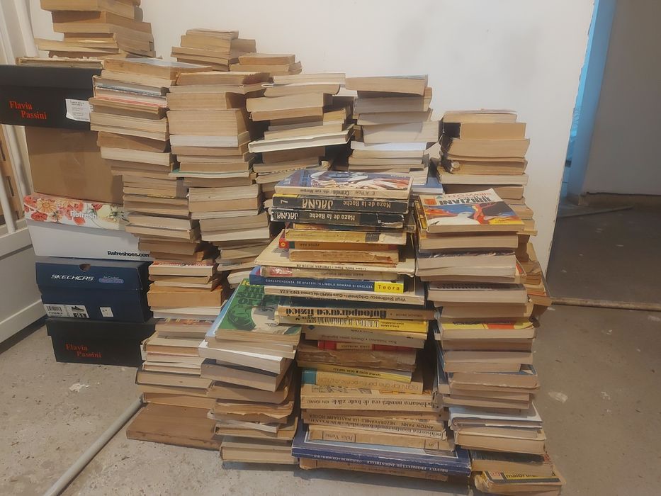 Carti vechi pentru anticariat