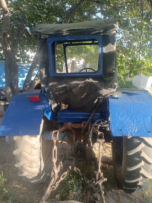 T28 traktor sotiladi