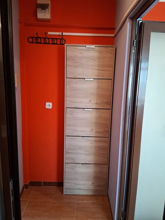 Închiriez apartament cu o cameră aflat in zonă ultimul leu