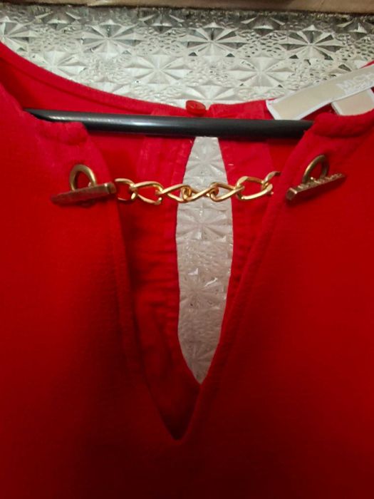 Червена маркова дамска блуза