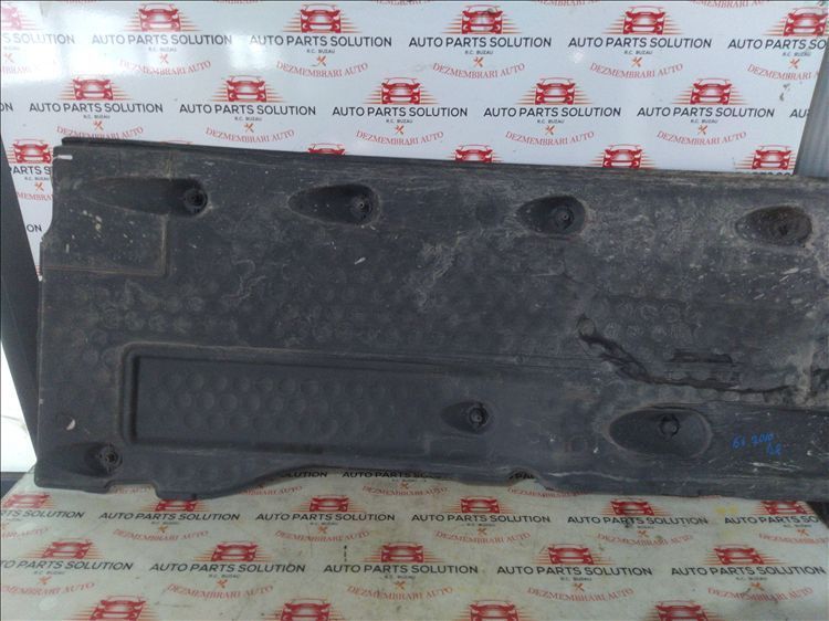 scut caroserie dreapta 1.6 d wolkswagen passat b 6 an fabr. 2010