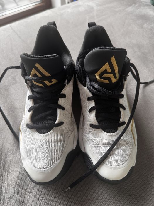 Маратонки найк  детски 37,5 номер Nike Giannis Immortality 4