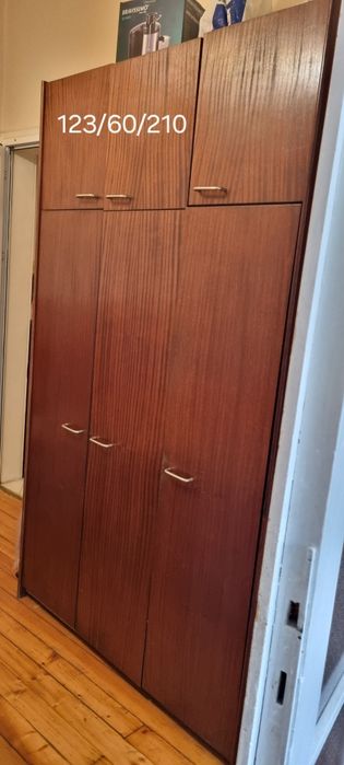 Подарявам стари мебели