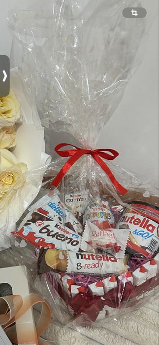 Продается свежий цветы и  Киндр бокс