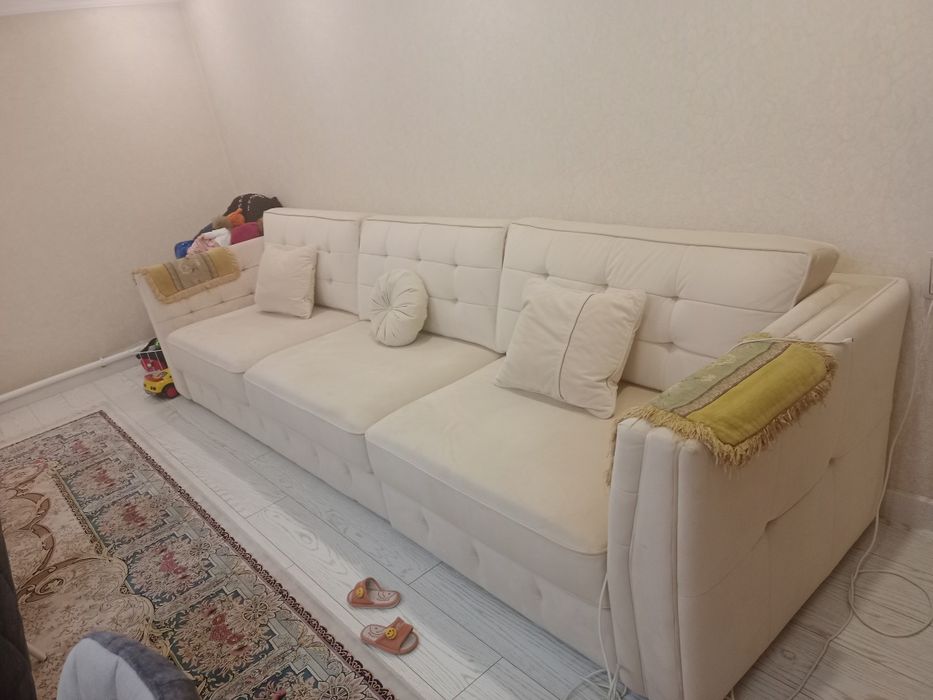 Диван гостиный, раскладывается