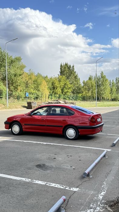 Продам тоету авенсис