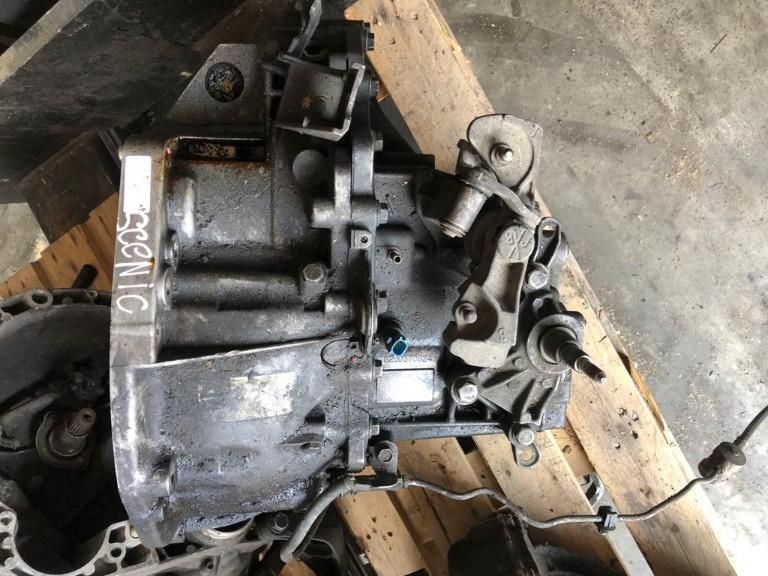 Cutie de viteze manuala Renault Megane 2 8200370824 1.9 dci