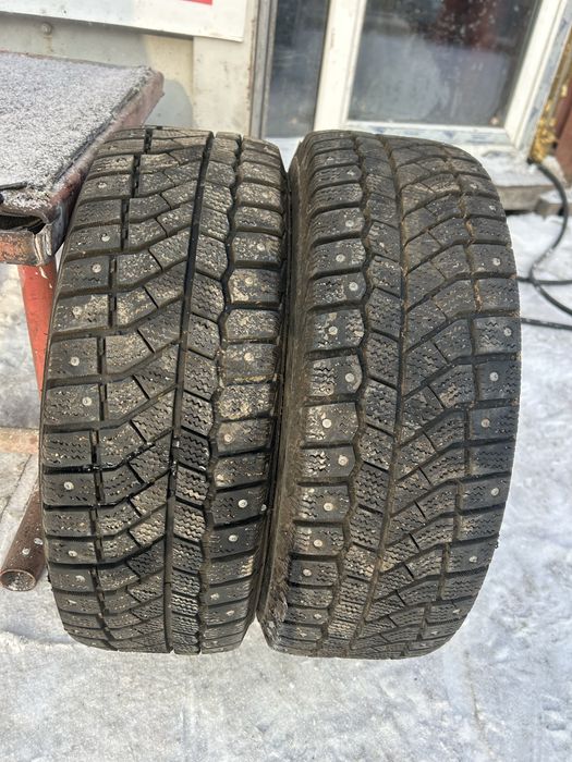 Зимние шипованные резины 2шт