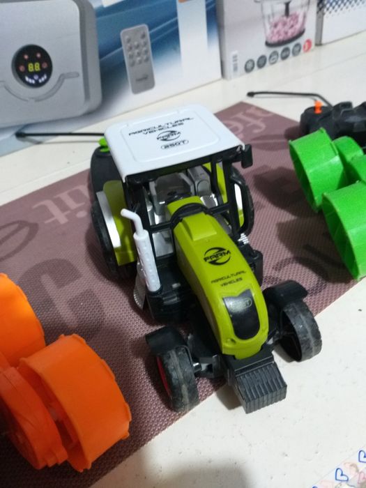 Masinute Spaider si Tractoras Pe Telecomanda