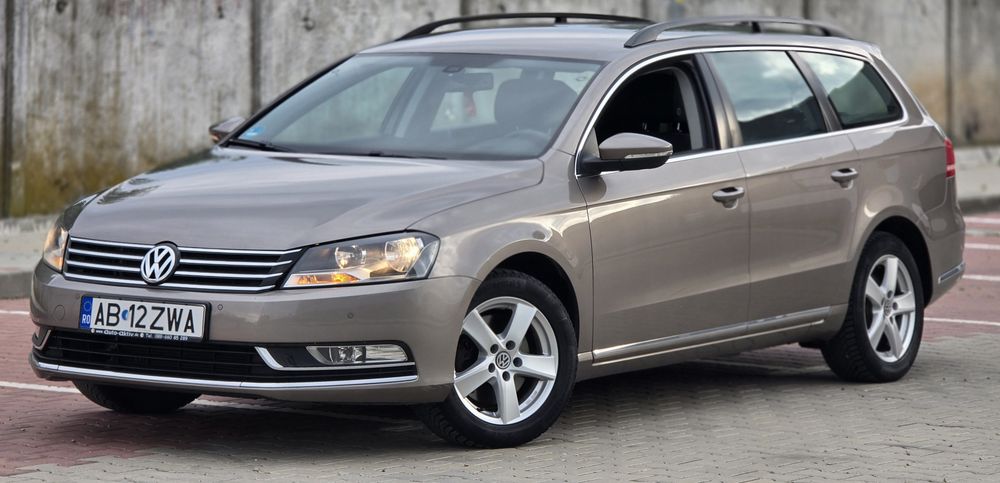 VOLKSWAGEN Passat