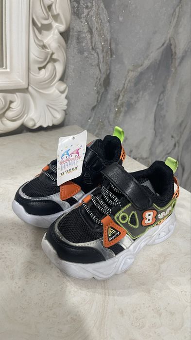 Обувь детский . Кросовка 27рр