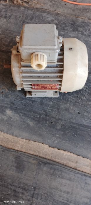 Продам асинхронный двигатель
