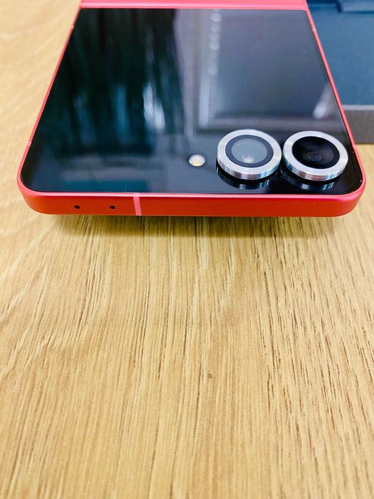 НОВ !!! Samsung Galaxy Z Flip7, 12GB RAM, 512GB, 5G, Coralred, ЗОРА