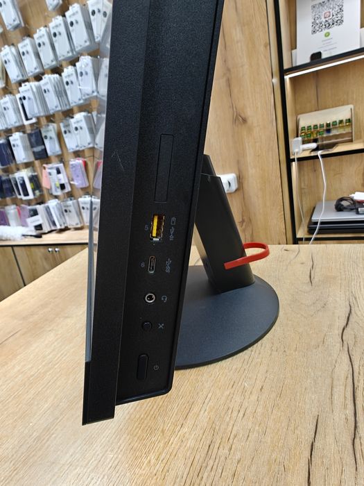 Моноблок ThinkCentre Lenovo | Core i3 8gen | 21'5 FullHD