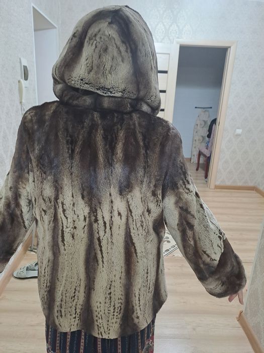 Продам  шубу из норки.