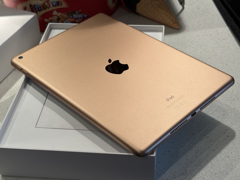 iPad 8-th 32GB Gold Wi-Fi 10.2 inch Retina Display - Като НОВ