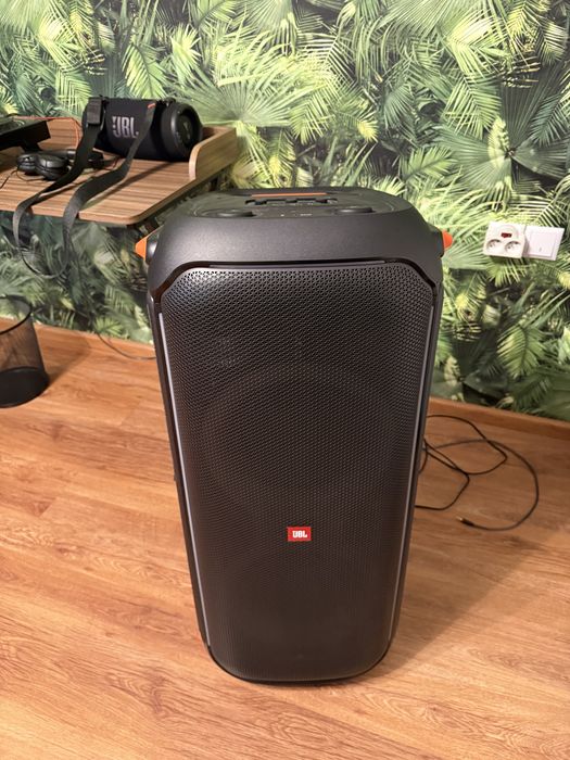 vand jbl partybox 710 ca nou + microfon jbl tune 100