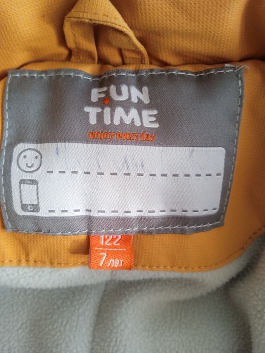 Продам куртку на мальчика