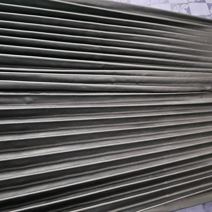 Нова едро плисирана кожена пола "Stradivarius" Страдивариус XS размер