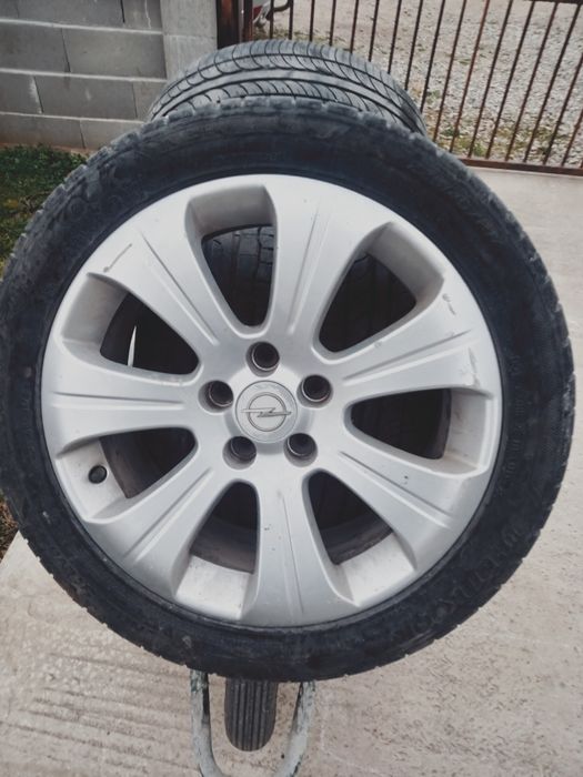 Vind Ghenti cu anvelope de vara pe 17 pentru Opel cu 5 frezoane detali