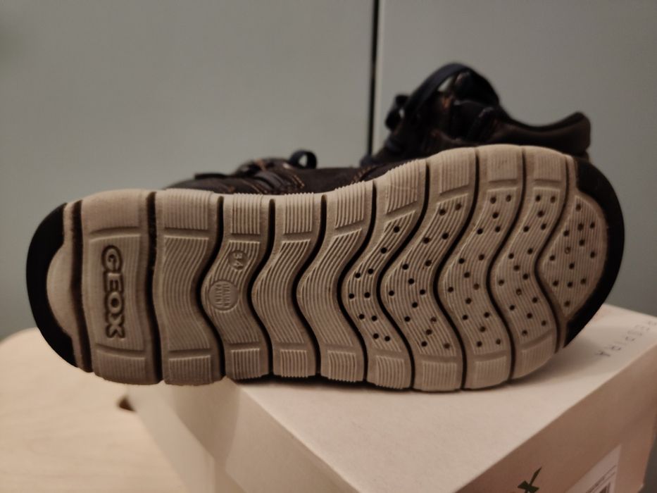 Продам ботинки детские