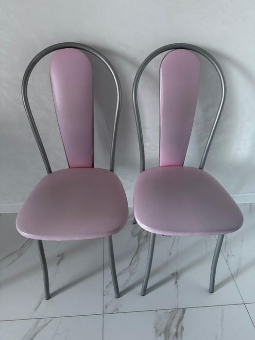 Стул.            .