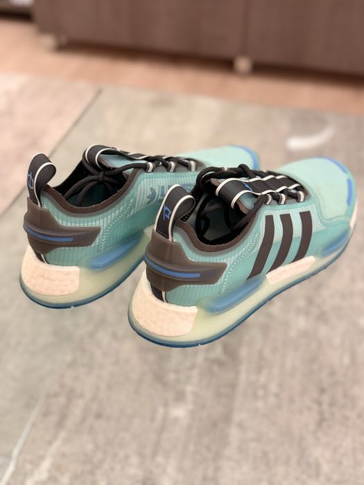 Vand adidasi Adidas UNSC culoare speciala