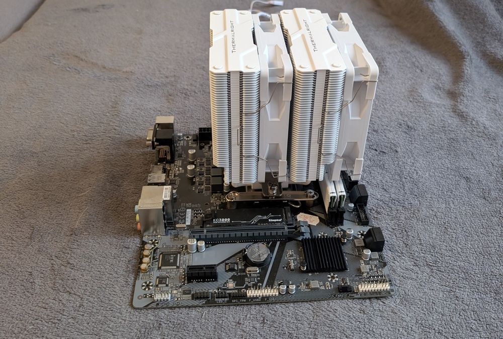 Kit i5 12400/H610M H DDR5/Thermalright Peerless Assassin 120 ARGB
